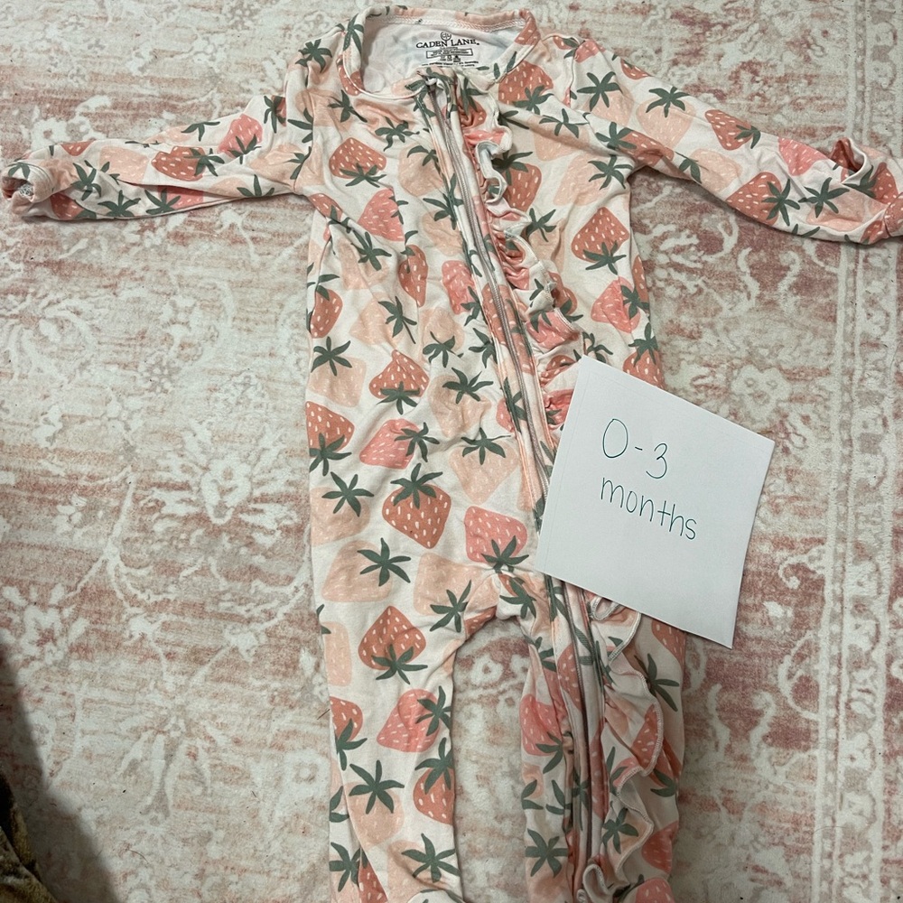 Caden Lane Kids Pajamas with Strawberry Print - Pink and Green